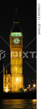 Big Ben in London at night 113450025