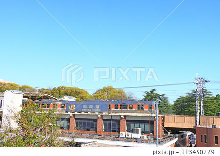 JR中央本線、鶴舞駅の風景 113450229