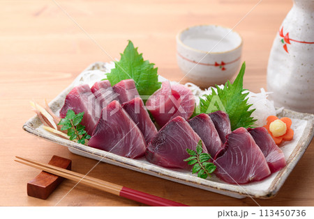 新鮮 南紀勝浦港 かつおの刺身 生 あっさり上品な味わい 新鮮 南紀勝浦港 かつおの刺身 生 あっさり上品な味わい 113450736