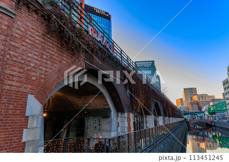 東京 千代田区 神田 マーチエキュート神田万世橋 夕景 東京 千代田区 神田 マーチエキュート神田万世橋 夕景 113451245
