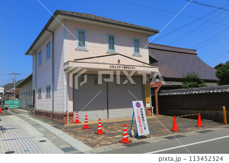 地方都市の消防団車庫の一例 113452324