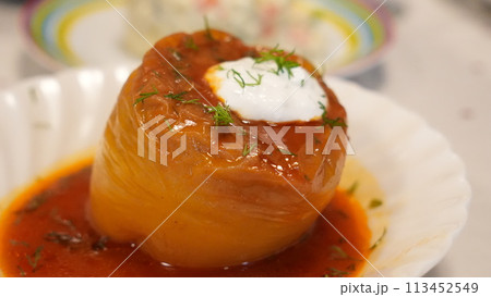 モルドバ料理パプリカの肉詰め モルドバ料理パプリカの肉詰め 113452549