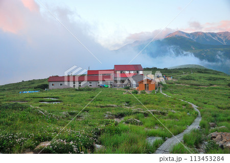 【日本の山小屋】富山県・北アルプス・太郎平小屋(2012年) 【日本の山小屋】富山県・北アルプス・太郎平小屋(2012年) 113453284