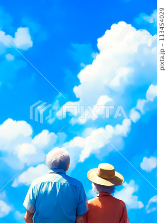 清々しい青空を見上げる老夫婦の後ろ姿 清々しい青空を見上げる老夫婦の後ろ姿 113454029
