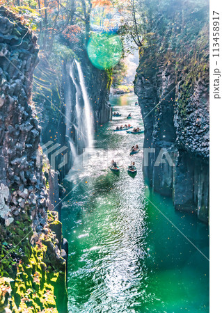 高千穂　高千穂峡　真名井の滝　秋　紅葉　落ち葉　宮崎 113458917