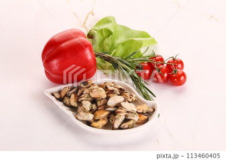 Marinated mussels in the bowl Marinated mussels in the bowl 113460405