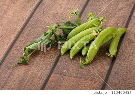Ripe green pea - organic pant 113460457