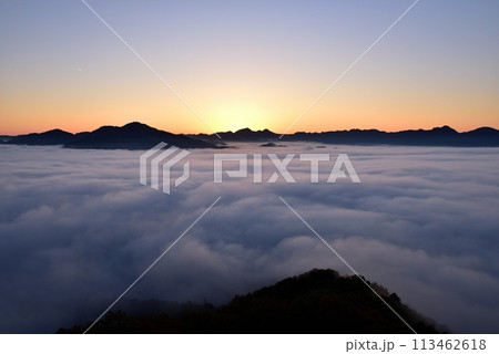 黒井城跡からの篠山盆地の丹波霧(雲海) 黒井城跡からの篠山盆地の丹波霧(雲海) 113462618