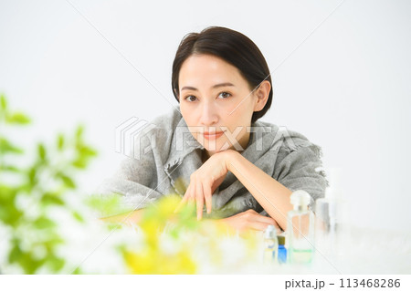 ビューティー　女性　 113468286