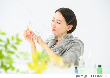 ビューティー　女性　 113468306