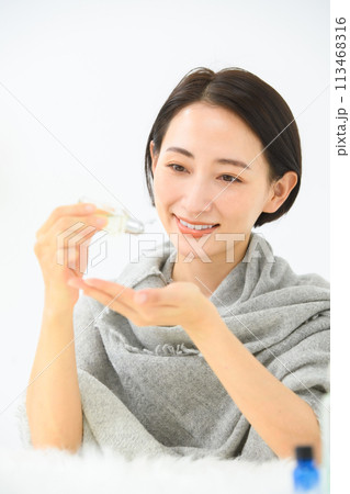 ビューティー　女性　 113468316