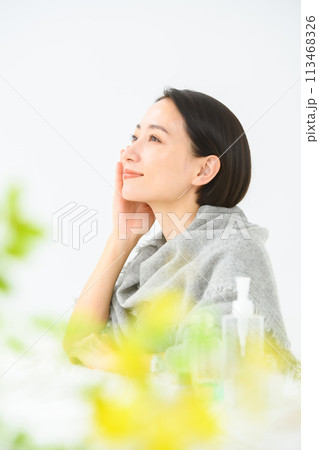 ビューティー　女性 113468326