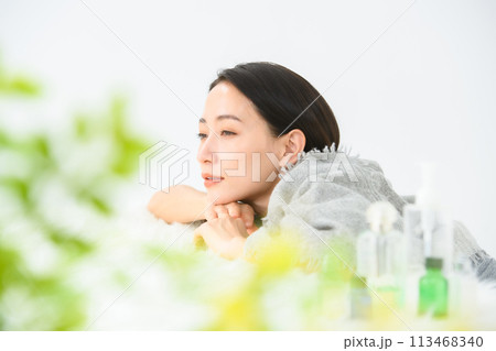 ビューティー　女性 113468340