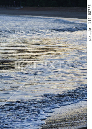 南伊豆　弓ヶ浜の美しい夕暮れ（静岡県） 113468778