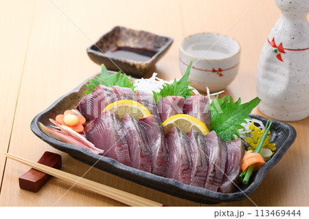 南紀勝浦港 近海生かつおの刺身 （4月水揚げあっさりとした脂の乗り） 113469444