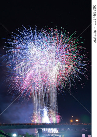 花火大会 夏の風物詩(ぎふ長良川花火大会 岐阜県) 花火大会 夏の風物詩(ぎふ長良川花火大会 岐阜県) 113469800