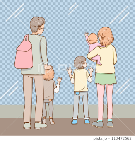 ガラス越しに楽しむ家族の後ろ姿 113472562