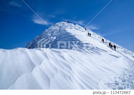 冬の谷川岳・山頂付近の絶景(ぐんま県境稜線トレイル) 冬の谷川岳・山頂付近の絶景(ぐんま県境稜線トレイル) 113472667