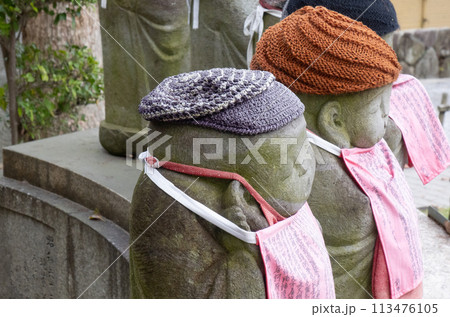 神戸・須磨寺のわらべ地蔵 113476105