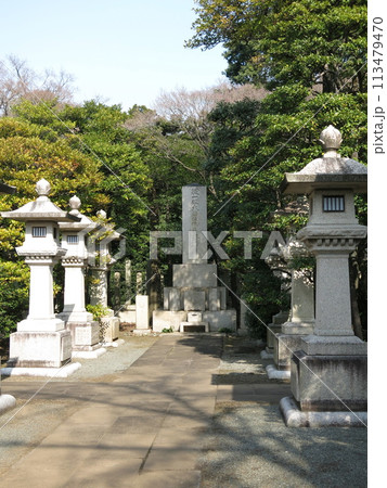 文京区の護国寺にある大隈重信の墓 113479470