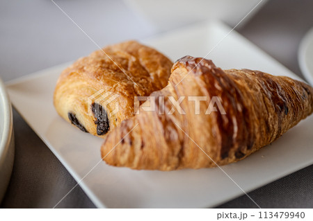 チョコクロワッサンを二つ 113479940
