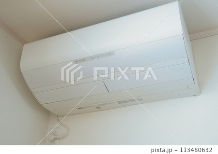 部屋にあるエアコン 部屋にあるエアコン 113480632