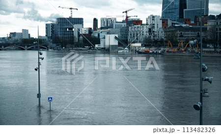 Flooding River Seine in Paris, France 113482326