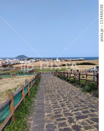 韓国・済州島の城山日出峰(ソンサンイルチュルボン) 韓国・済州島の城山日出峰(ソンサンイルチュルボン) 113488298