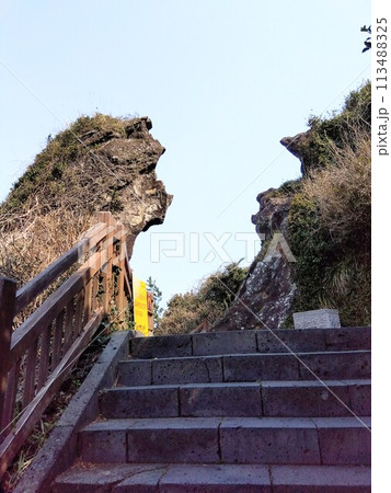 韓国・済州島の城山日出峰（ソンサンイルチュルボン） 113488325