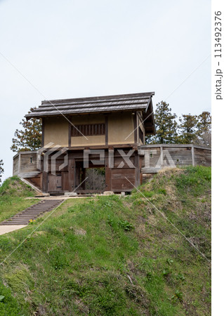 箕輪城　郭馬出西虎口門 113492376