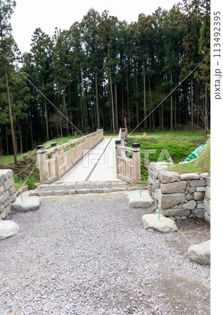 箕輪城 本丸と蔵屋敷をつなぐ木橋 箕輪城 本丸と蔵屋敷をつなぐ木橋 113492395