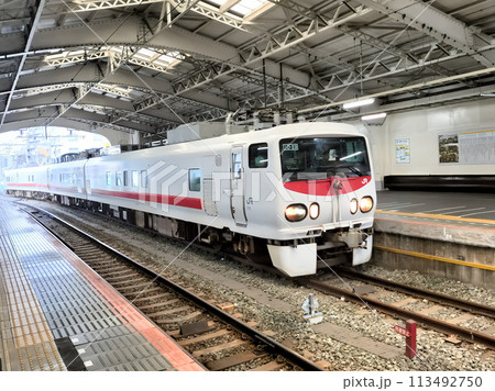 鶴見駅に停車する East i (イーストアイ) 鶴見駅に停車する East i (イーストアイ) 113492750