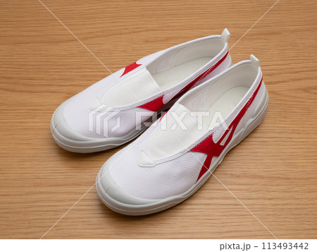 学校の上履き 113493442