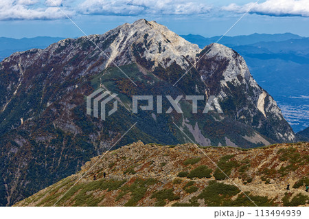 南アルプス・仙丈ヶ岳から見る甲斐駒ヶ岳 113494939