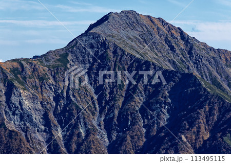 南アルプス・仙丈ヶ岳から見る秋色の北岳 南アルプス・仙丈ヶ岳から見る秋色の北岳 113495115