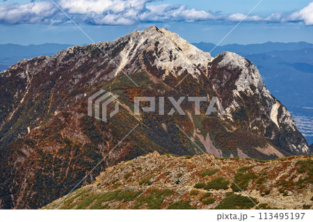 南アルプス・仙丈ヶ岳から見る甲斐駒ヶ岳 南アルプス・仙丈ヶ岳から見る甲斐駒ヶ岳 113495197