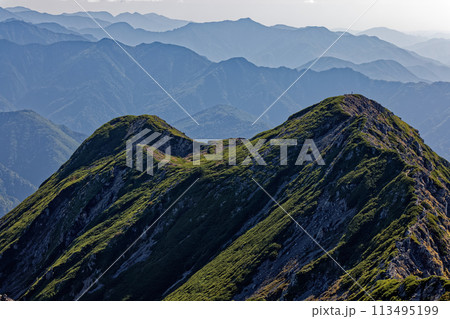 南アルプス・仙丈ヶ岳から見る大仙丈ヶ岳 南アルプス・仙丈ヶ岳から見る大仙丈ヶ岳 113495199