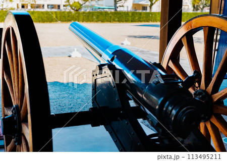 佐賀城跡に展示されている大砲 113495211