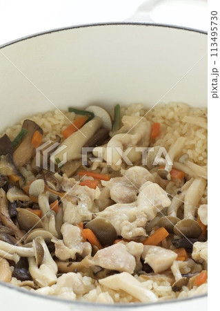 鶏肉としめじの炊き込みご飯 鶏肉としめじの炊き込みご飯 113495730