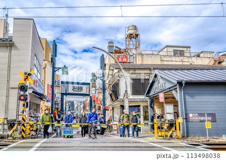 東京都品川区の都市風景　戸越銀座駅　戸越銀座商店街 113498038