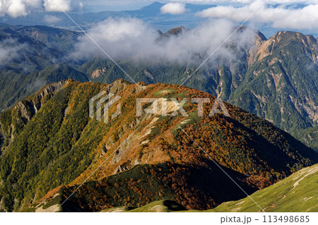 仙丈ヶ岳から見る夕暮れの雲流れる馬ノ背 仙丈ヶ岳から見る夕暮れの雲流れる馬ノ背 113498685