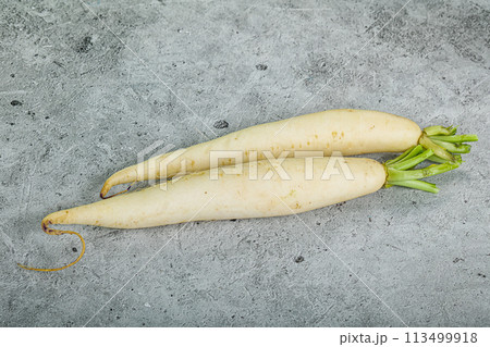 Raw ripe organic Daikon root Raw ripe organic Daikon root 113499918