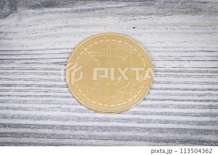 Bitcoin. Cryptocurrency. International network payment. Finance concept 113504362