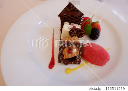 ケーキとジェラート 113511959