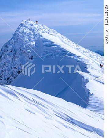 (群馬県)厳冬期の谷川岳山頂・トマノ耳 (群馬県)厳冬期の谷川岳山頂・トマノ耳 113512085