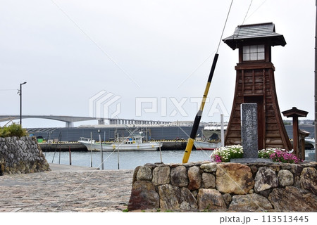 浜松市　東海道舞坂宿渡船場跡北雁木と浜名湖 113513445
