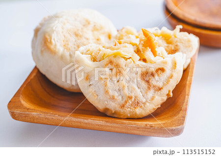 信州名物　炮烙で焼いたおやき 113515152