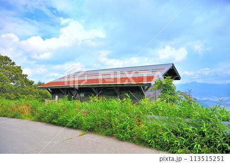 東北・遠野・高清水展望台・日本の原風景、遠野物語の里を一望する展望台の建物・岩手県遠野市(1) 東北・遠野・高清水展望台・日本の原風景、遠野物語の里を一望する展望台の建物・岩手県遠野市(1) 113515251