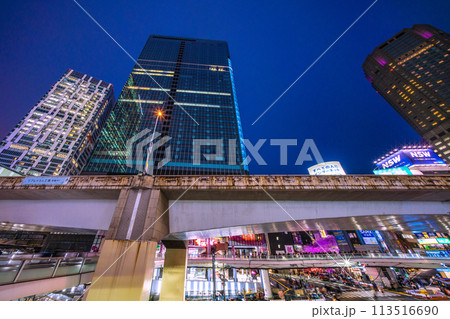 日本の東京都市景観 渋谷サクラステージSHIBUYAタワー前のさくら坂で、桜が満開に＝4月5日 113516690