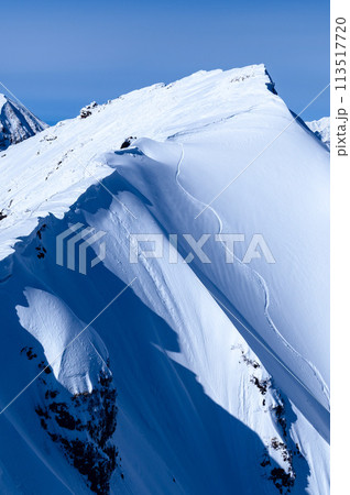 (群馬県)厳冬期の谷川岳山頂・オキの耳 (群馬県)厳冬期の谷川岳山頂・オキの耳 113517720